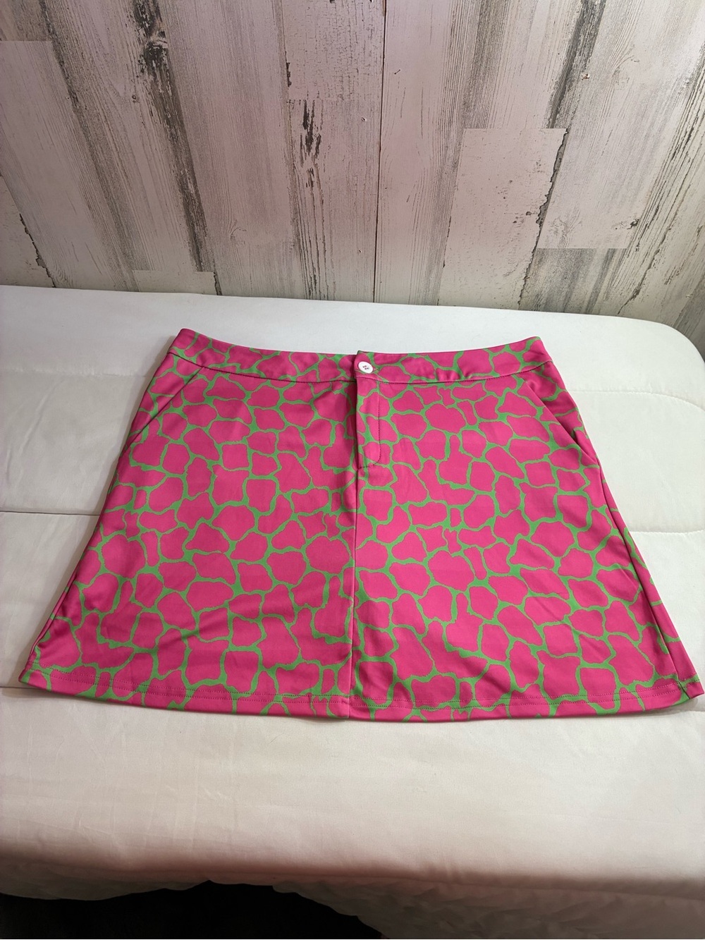 Pink & Green Patterned Women’s Skort with Button Front Top it Off boutique Sz L
